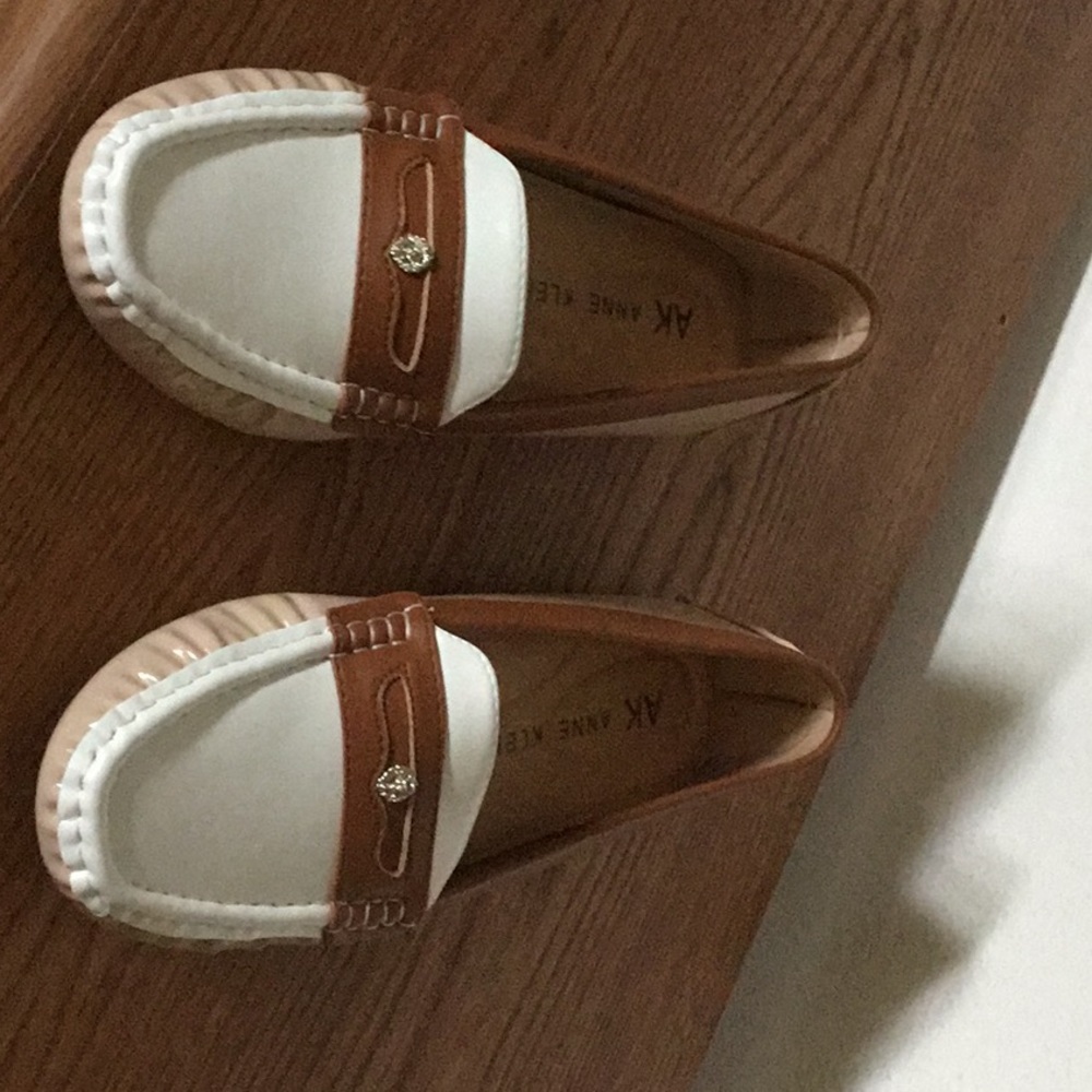 Shoes do not fit my foot. Bought in Chicago and live three hours from store